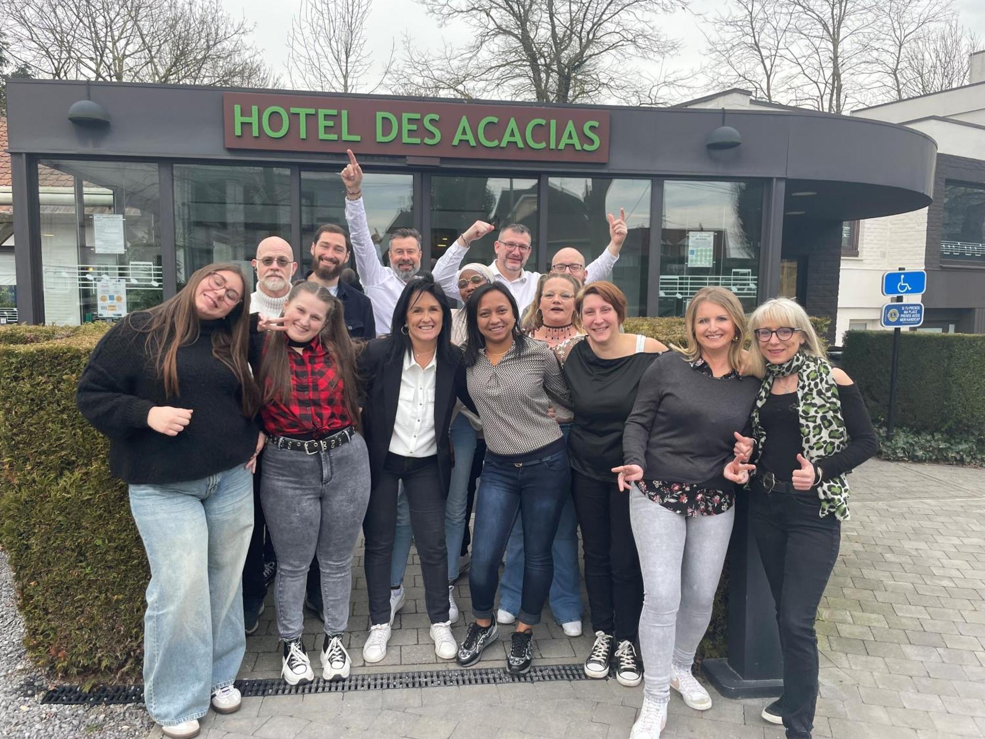 Logis Hôtel Restaurant Des Acacias Lille Tourcoing Neuville-en-Ferrain Exterior foto